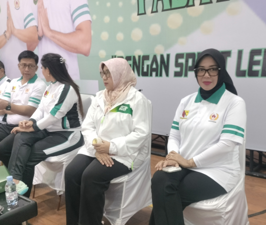 261024100038-renie.jpg