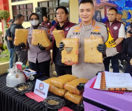 261031000912-hebat.jpg